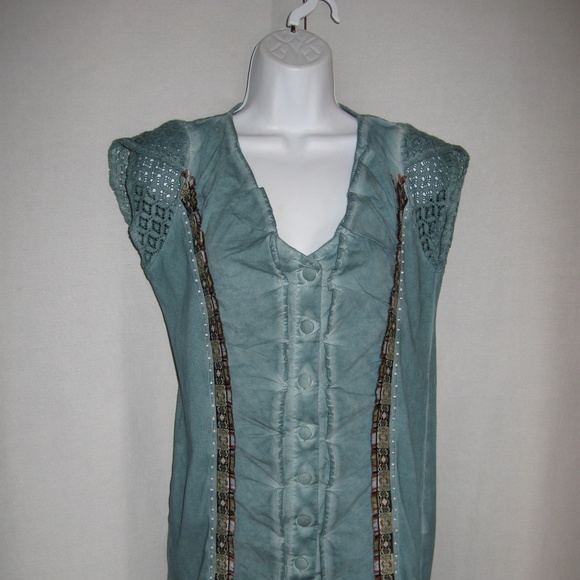 Angels Never Die Crochet Back Embroidered Top Teal - Picture 1 of 6
